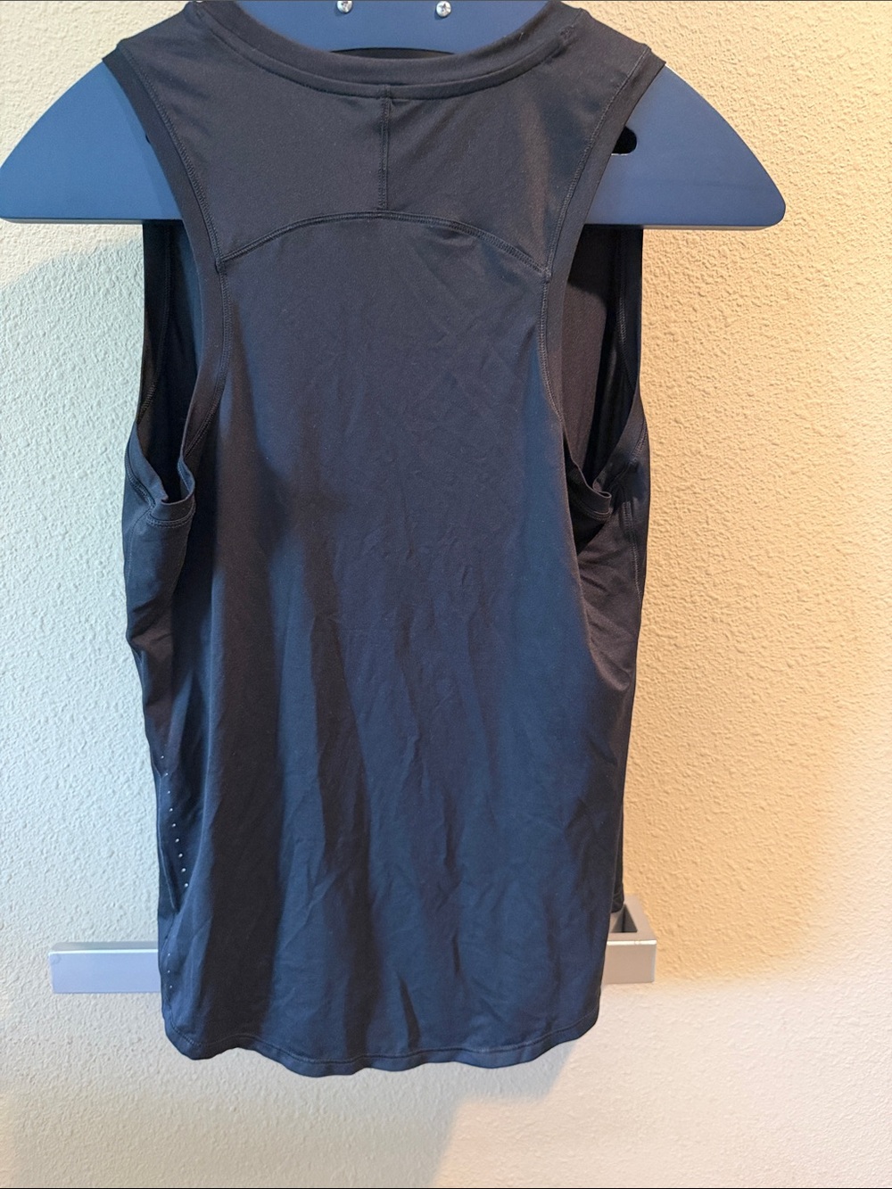 Crz Yoga Black Sleeveless Athletic Tank Top Euc — image 3 of 5